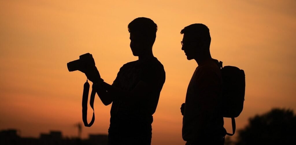 men, silhouettes, camera-1777352.jpg